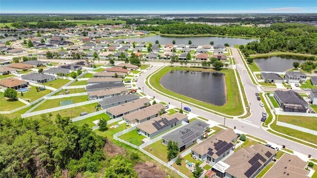 Foto del edificio - 3040 Lakes Crest Ave