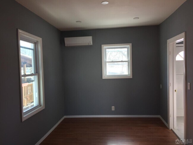 Building Photo - 38 Leick Ave