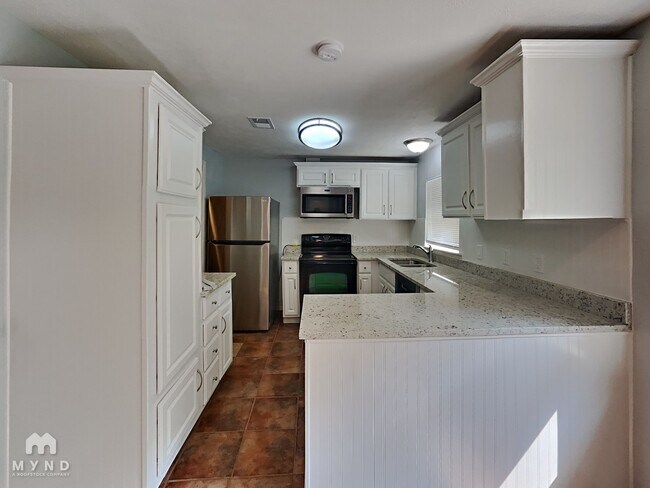 Foto del edificio - 108 Brookwood Dr