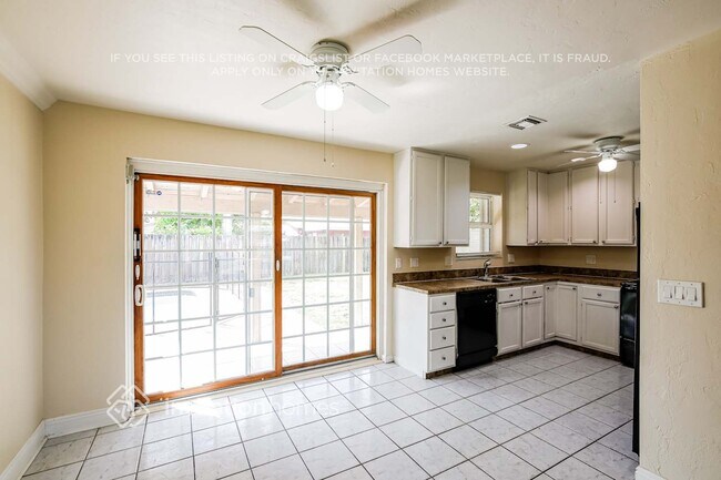 Building Photo - 1755 SW 37th Way