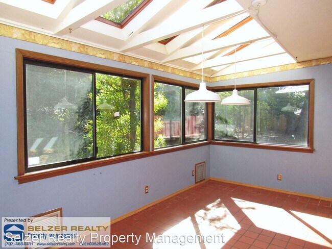 Building Photo - 3 br, 2 bath House - 850 Isola Way