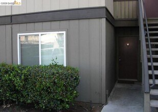 Building Photo - 361 Masters Ct