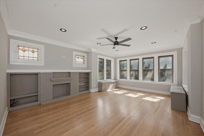 Foto del edificio - 5742 N Rockwell St