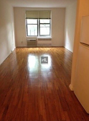 Foto del edificio - 2611 E 13th St
