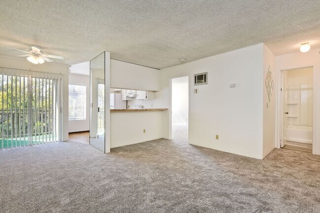 Building Photo - 7506 Parkway Dr