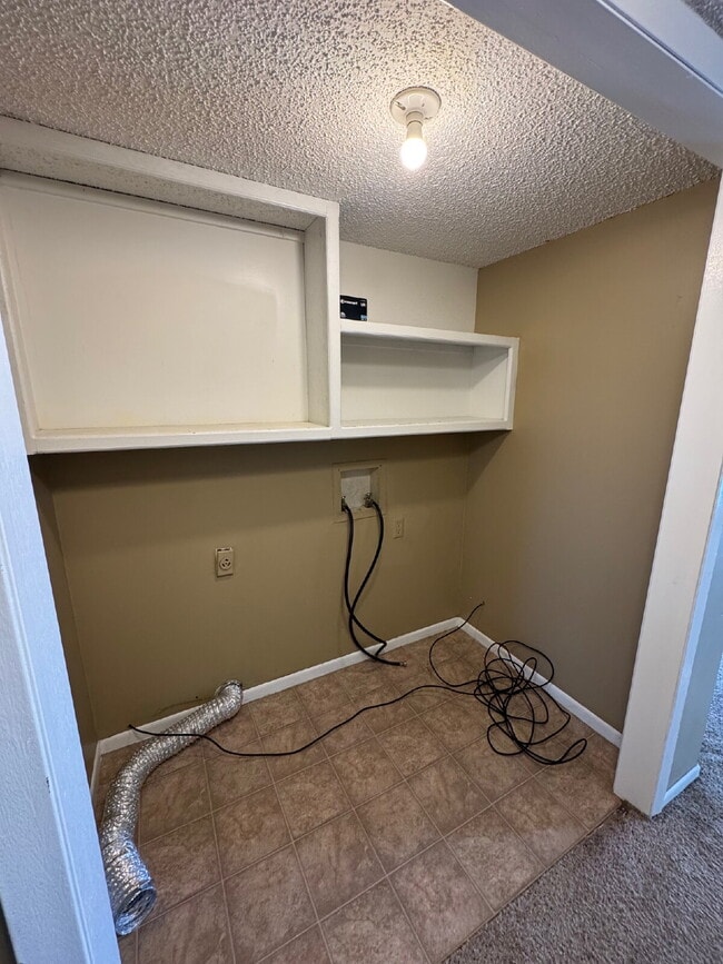 Building Photo - 6832 W Par Ln