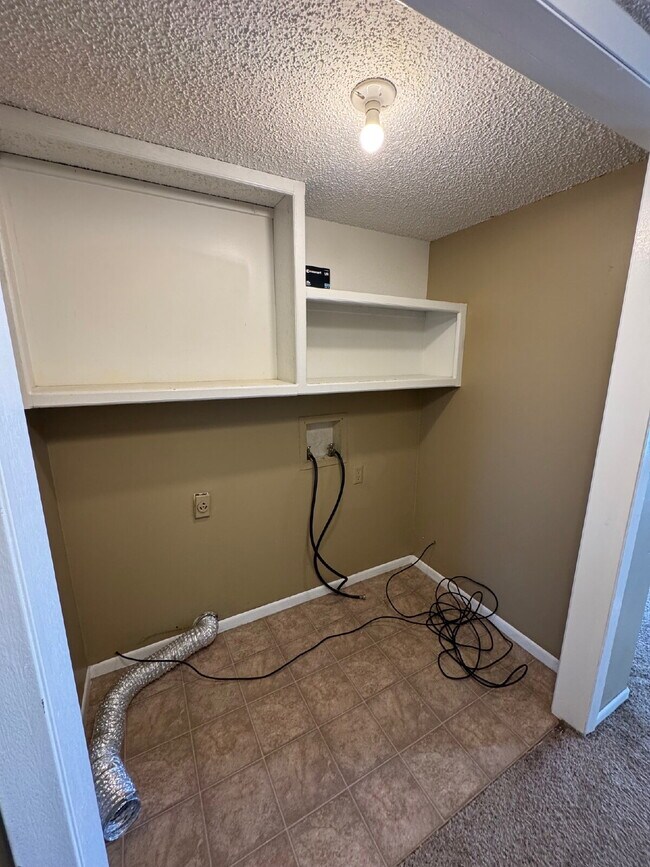 Foto del edificio - Come see this cozy 2 Bedroom, 1 Bathroom U...