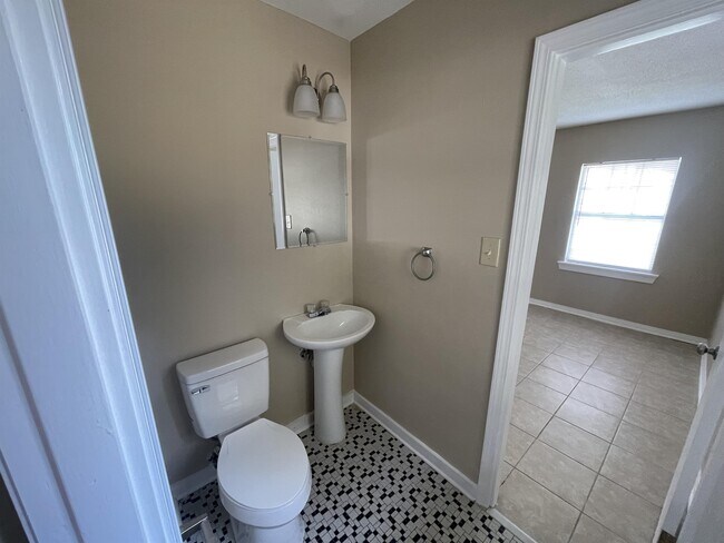 Foto del edificio - 121 Willard Rd NW