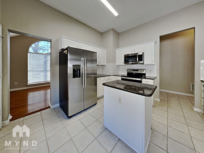 Foto del edificio - 6801 Amberdale Dr