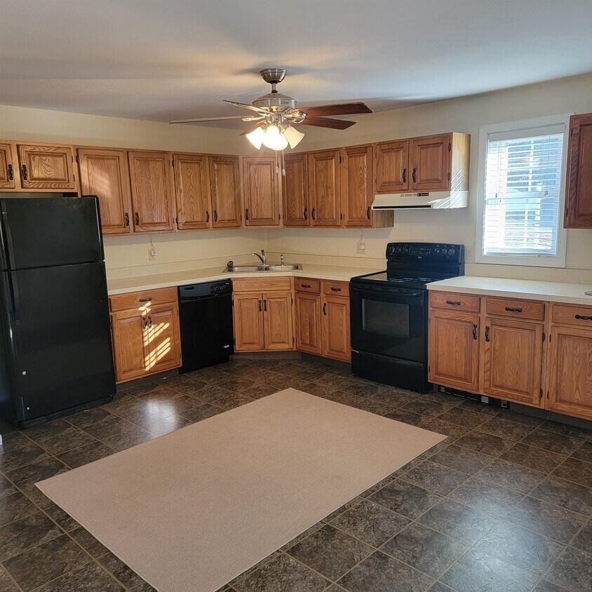 861 Lake St Unit 2A, Bristol, NH 03222 Apartment for Rent in Bristol