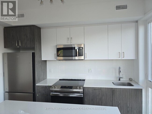 Building Photo - 35-35 Birchcliff Ave