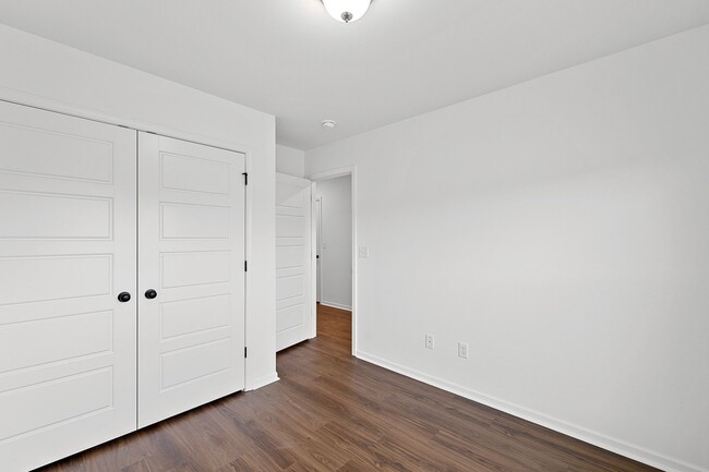 Building Photo - Beautiful 4 Bedroom in Apple Crossing - AV...