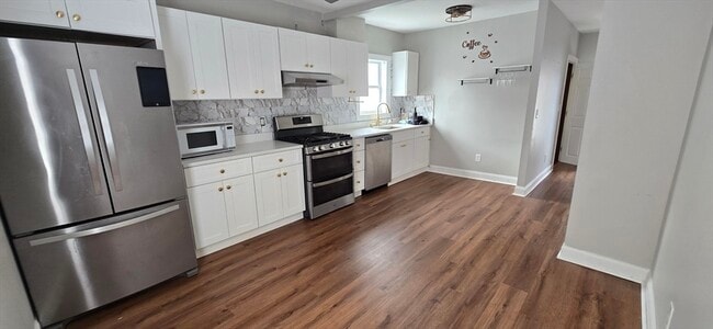 Building Photo - 157 Earle St