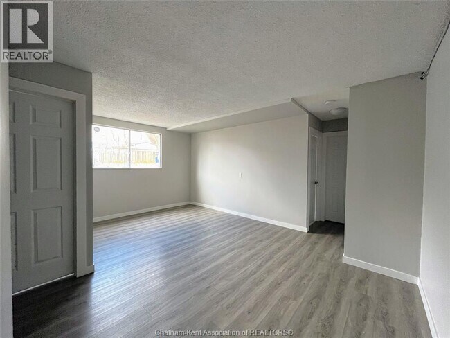 Building Photo - 89 Sheldon Ave