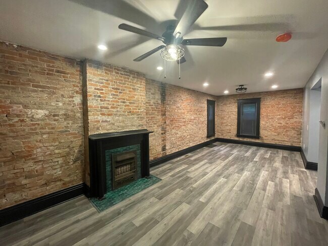 Foto del edificio - 272 S Green St
