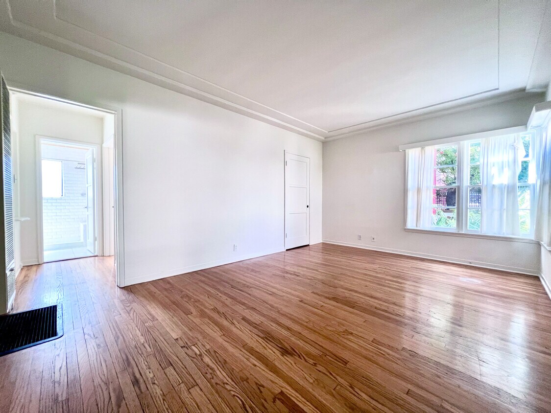 2602 Santa Monica Blvd Unit a, Santa Monica, CA 90404 Apartments in