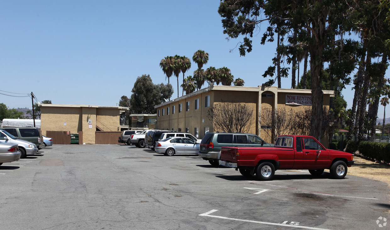 Building Photo - Lexington Palms