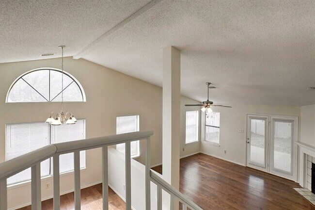 Foto del edificio - 1504 Mountain Side Dr