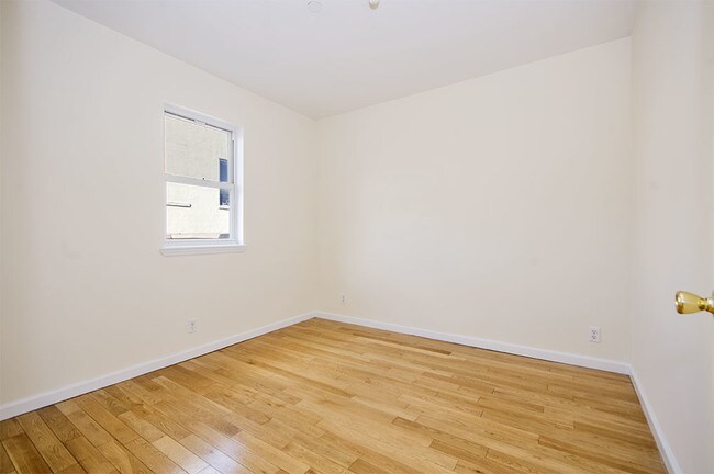 Building Photo - 1087 Dekalb Ave