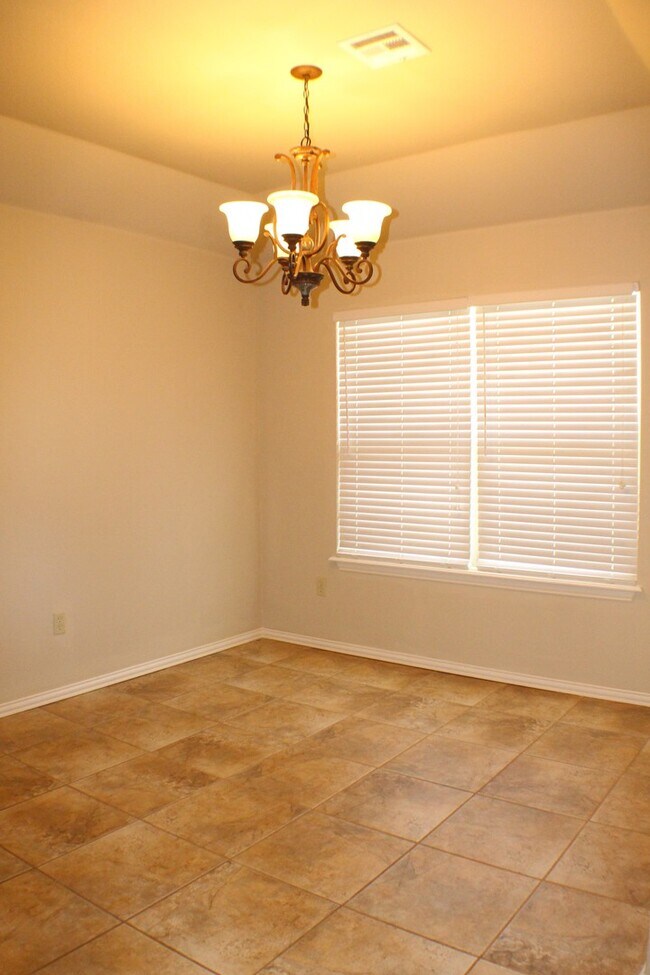 Building Photo - Bixby home available now!