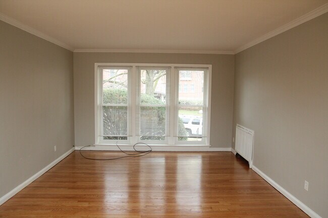 Building Photo - 8255 Delmar Blvd