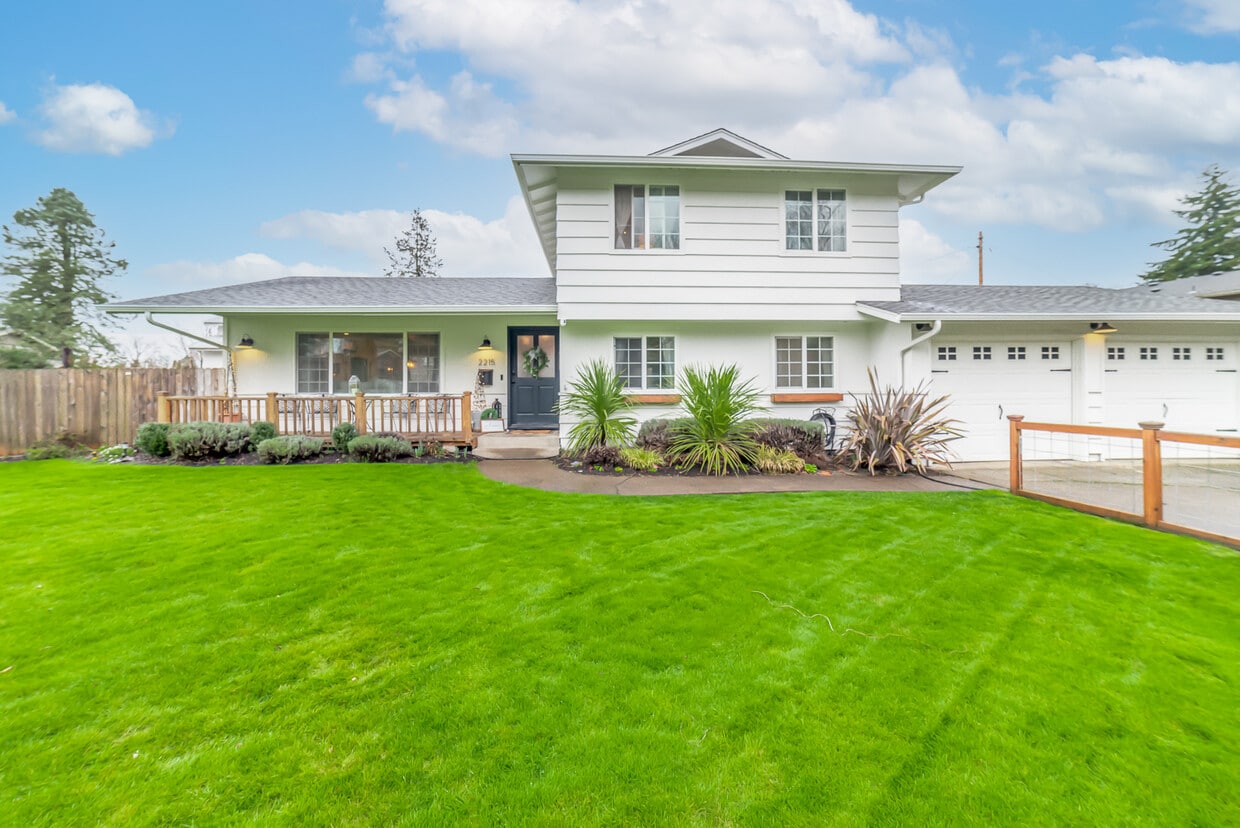 2215 Rocky Ln, Eugene, OR 97401 House Rental in Eugene, OR