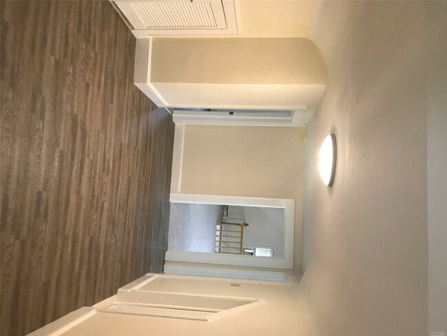 Building Photo - 149 Westbury Ave