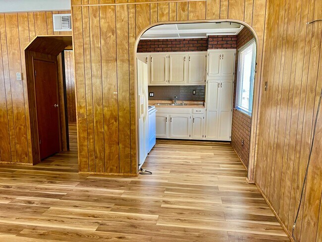 Foto del edificio - Charming 1 Bedroom + Loft Cabin with Backy...