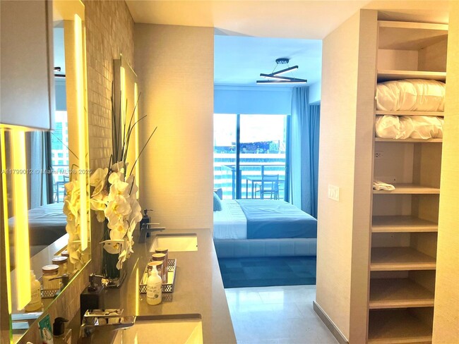 Foto del edificio - 88 SW 7th St