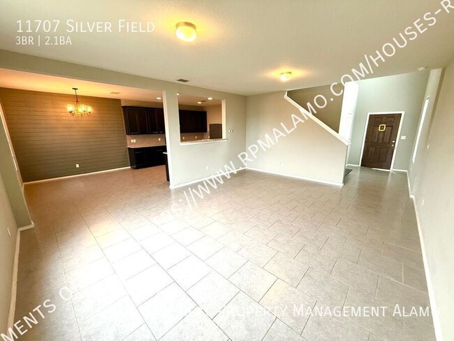 Foto del edificio - AVAILABLE NOW! Two Story 3 Bedroom / 2.5 B...