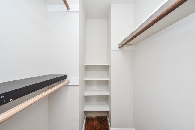 Foto del edificio - 5214 De Milo Dr