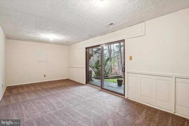 Foto del edificio - 5449 Doral Dr