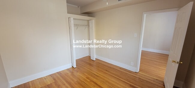 Building Photo - 4457 N Maplewood Ave