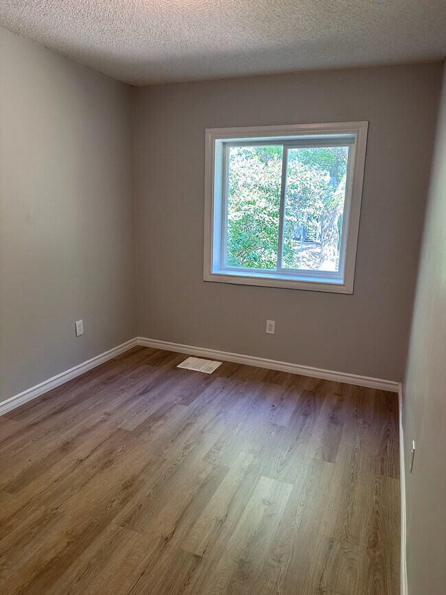 Building Photo - 1208 Garnet St