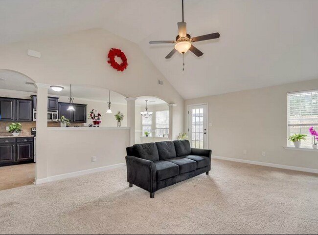 Foto del edificio - 4064 Pullman Cir