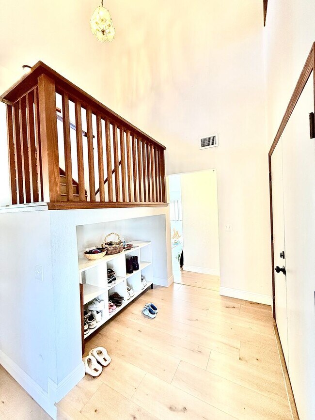 Foto del edificio - Moss Pointe 3Bedrooms/2.5Bath-home with great room fireplace!