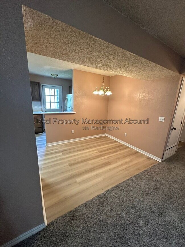 Foto del edificio - 8011 N 117th E Ave