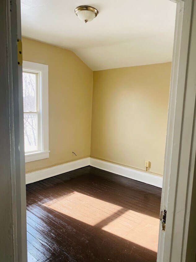 Foto del edificio - 1 br, 1 bath House - 3 W. Laurel Ave.  2nd...