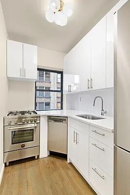 Building Photo - 121 Madison Ave