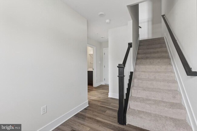 Foto del edificio - 5225 Manor Park Dr