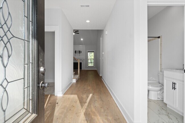 Foto del edificio - 1022 Brightwood Ct