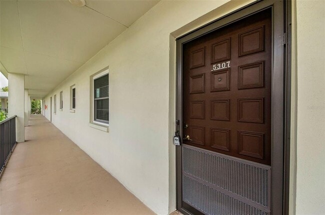 Building Photo - 2700 Bayshore Blvd