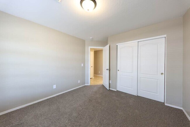 Foto del edificio - 8934 W Encanto Blvd