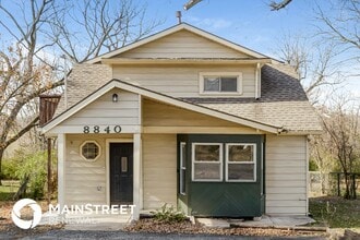 Building Photo - 8840 N Main St