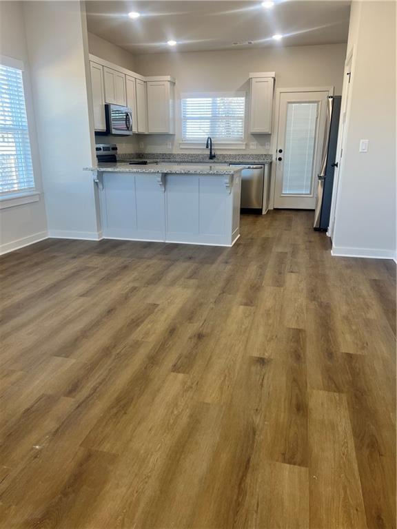 Building Photo - 580 Cosmos St