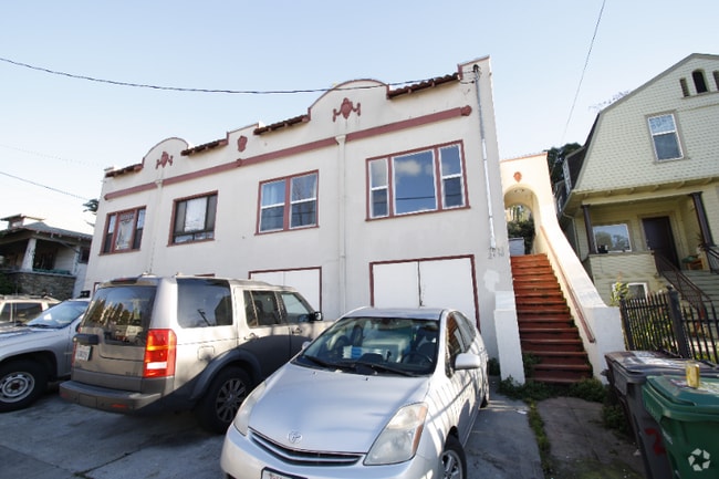 Building Photo - 2630 14th Ave