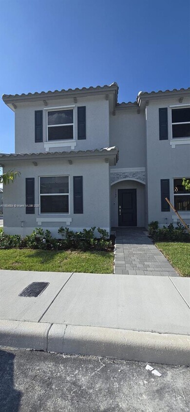 Primary Photo - 1162 SE 1st Ave