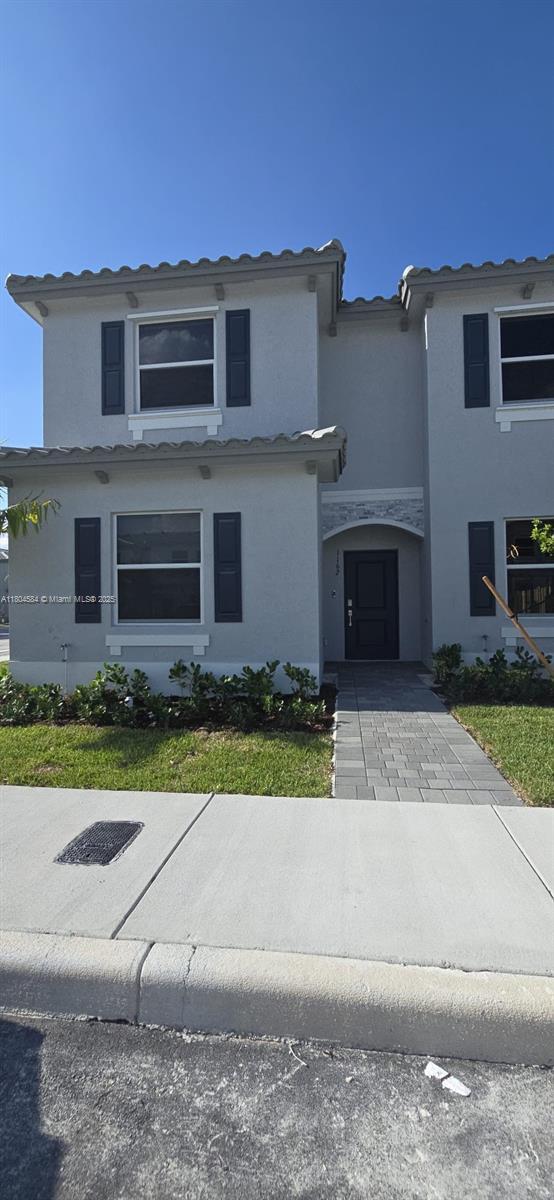 Foto del edificio - $2,500 1162 SE 1st Ter