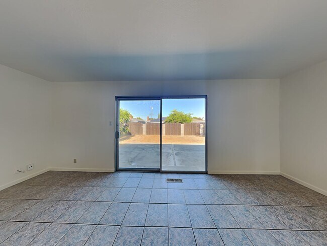 Building Photo - 2508 Kennedy Way