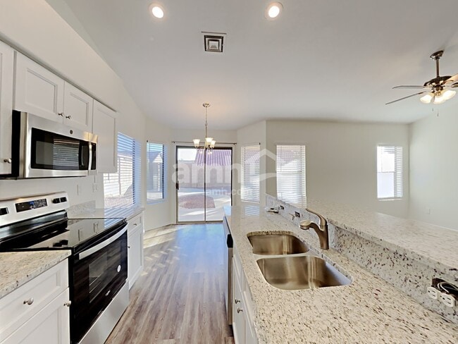 Foto del edificio - 11535 E Dartmouth St